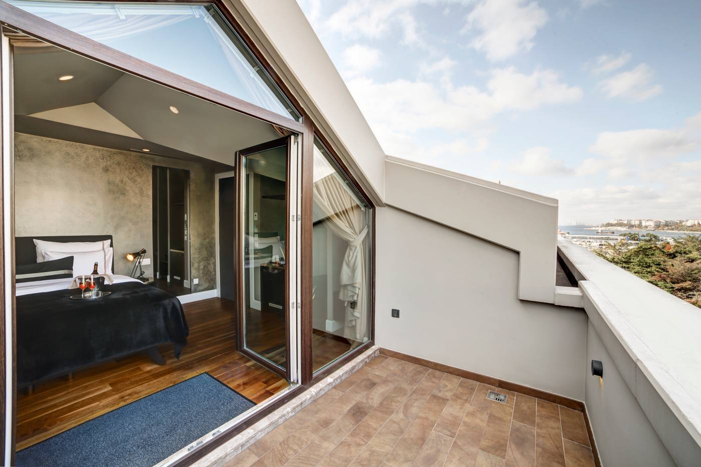 39-KalamIs-Marina-Hotel-Room-4