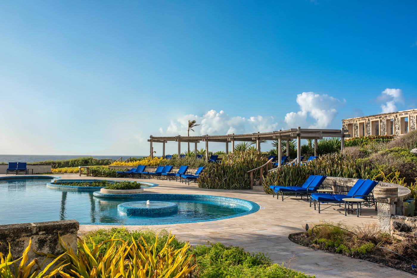 The-Crane-Resort-Pool-4