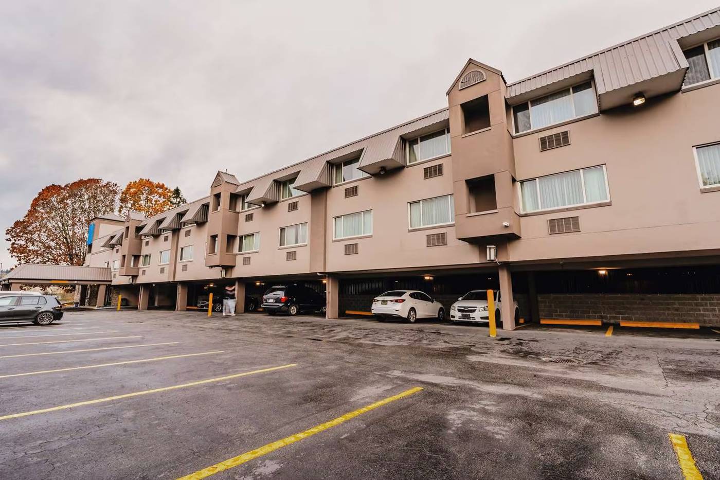 SureStay Plus Hotel by Best Western Coquitlam-Canada-COQUITLAM (VANCOUVER AREA)-General view-1