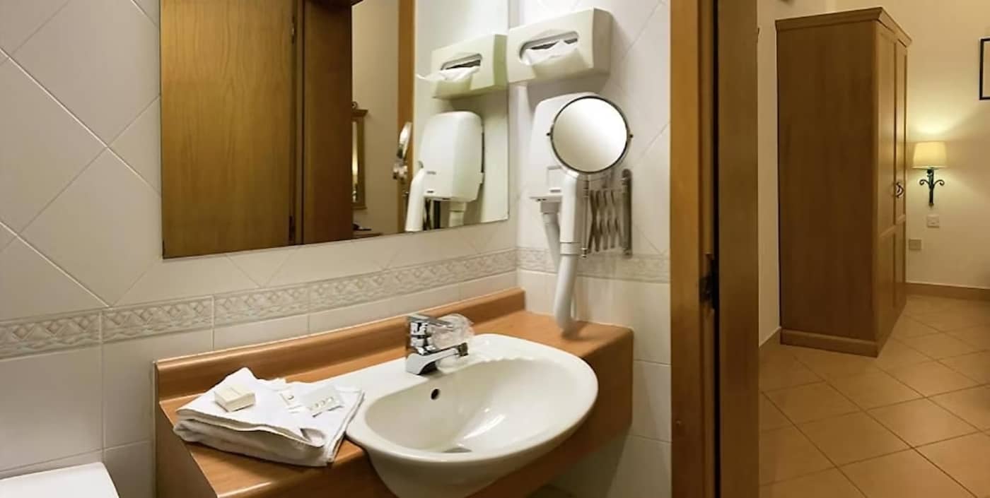 Kennedy-Nova-Room-22