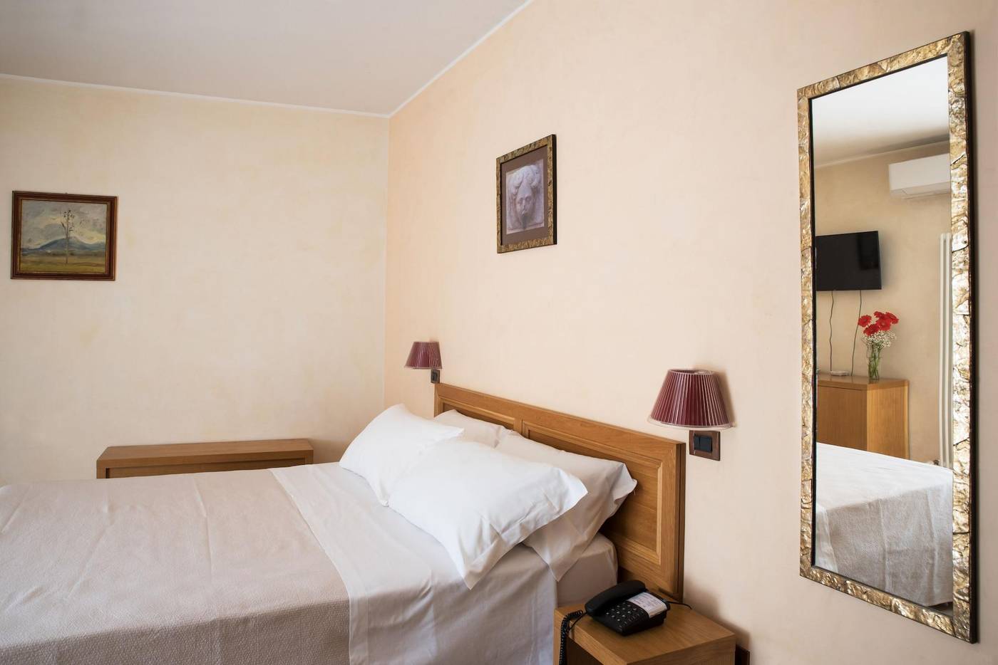 Hotel-99-Cannelle-Room-14