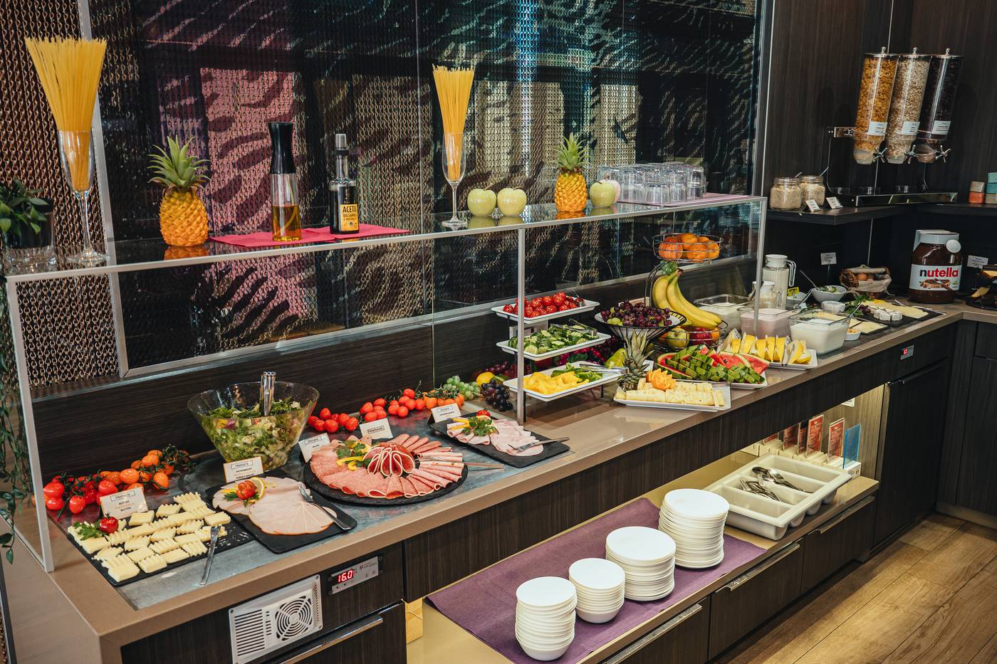 Two-Hotel-Berlin-by-Axel-Restaurant-58