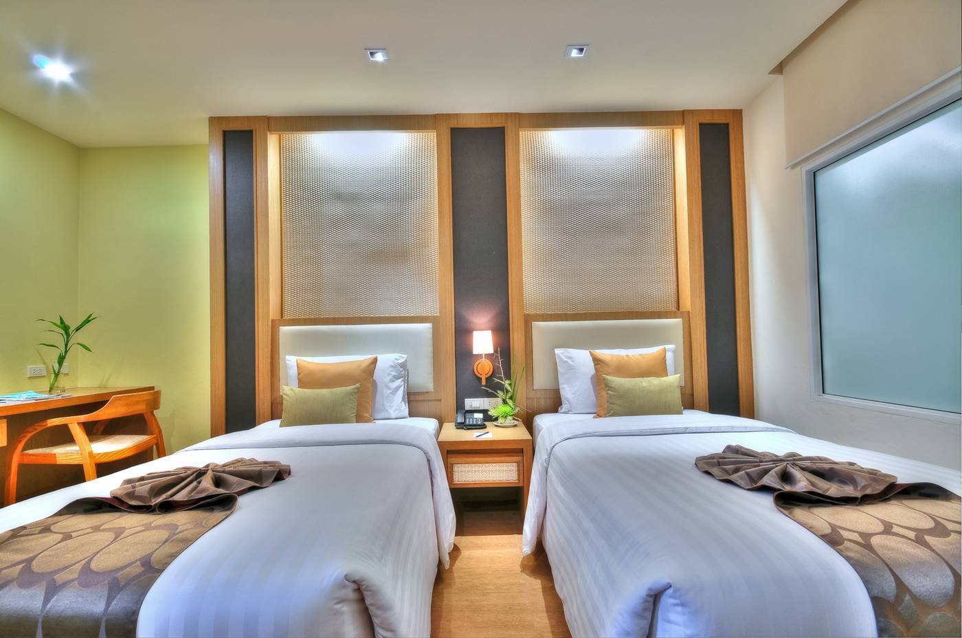 The-ASHLEE-Plaza-Patong-Hotel---Spa-Room-18