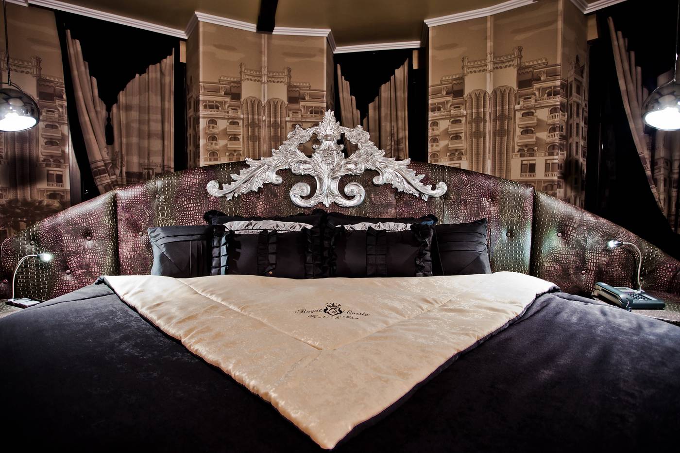 Royal-Castle-Room-32