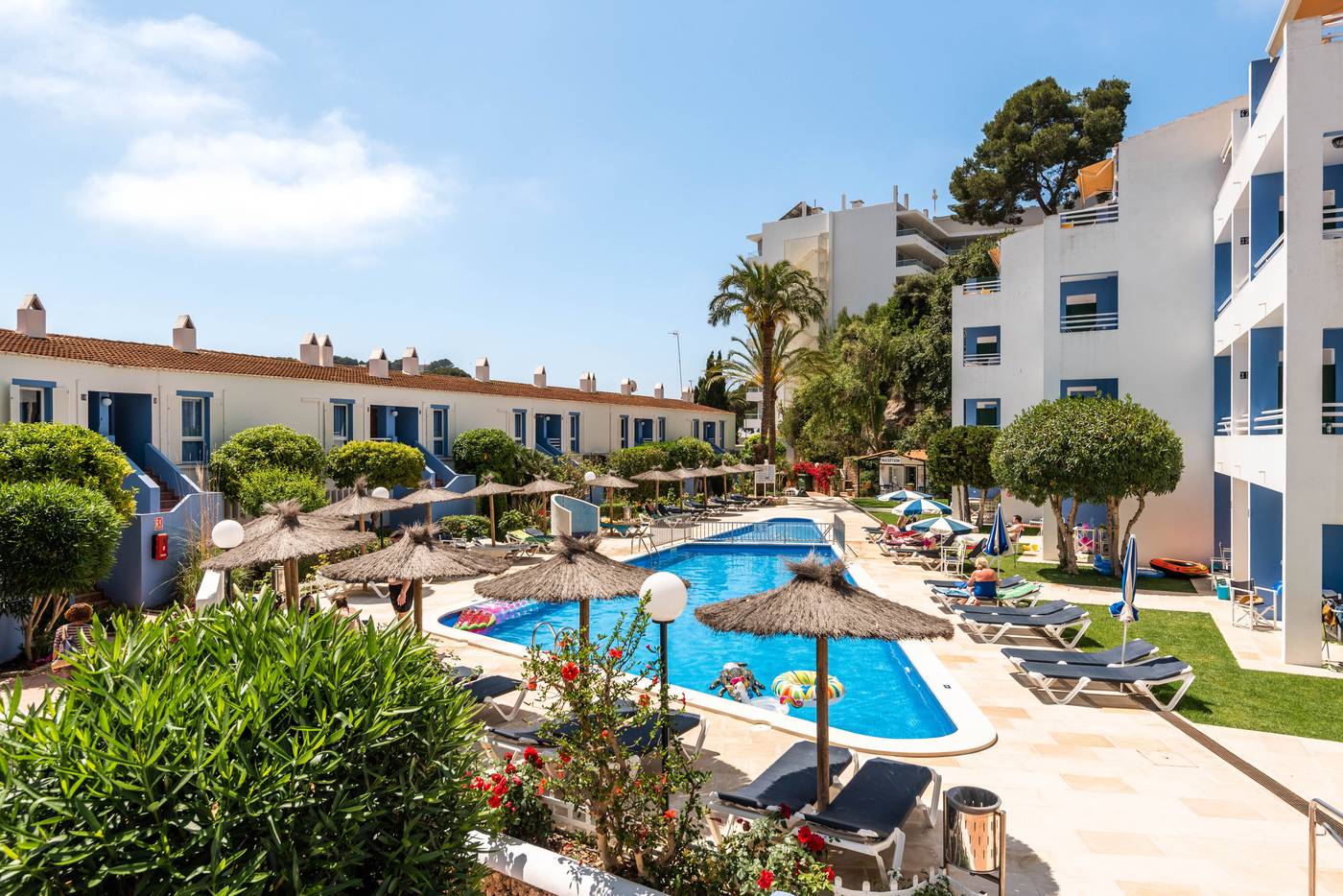 Galdana-Gardens-Apartments-Pool-5