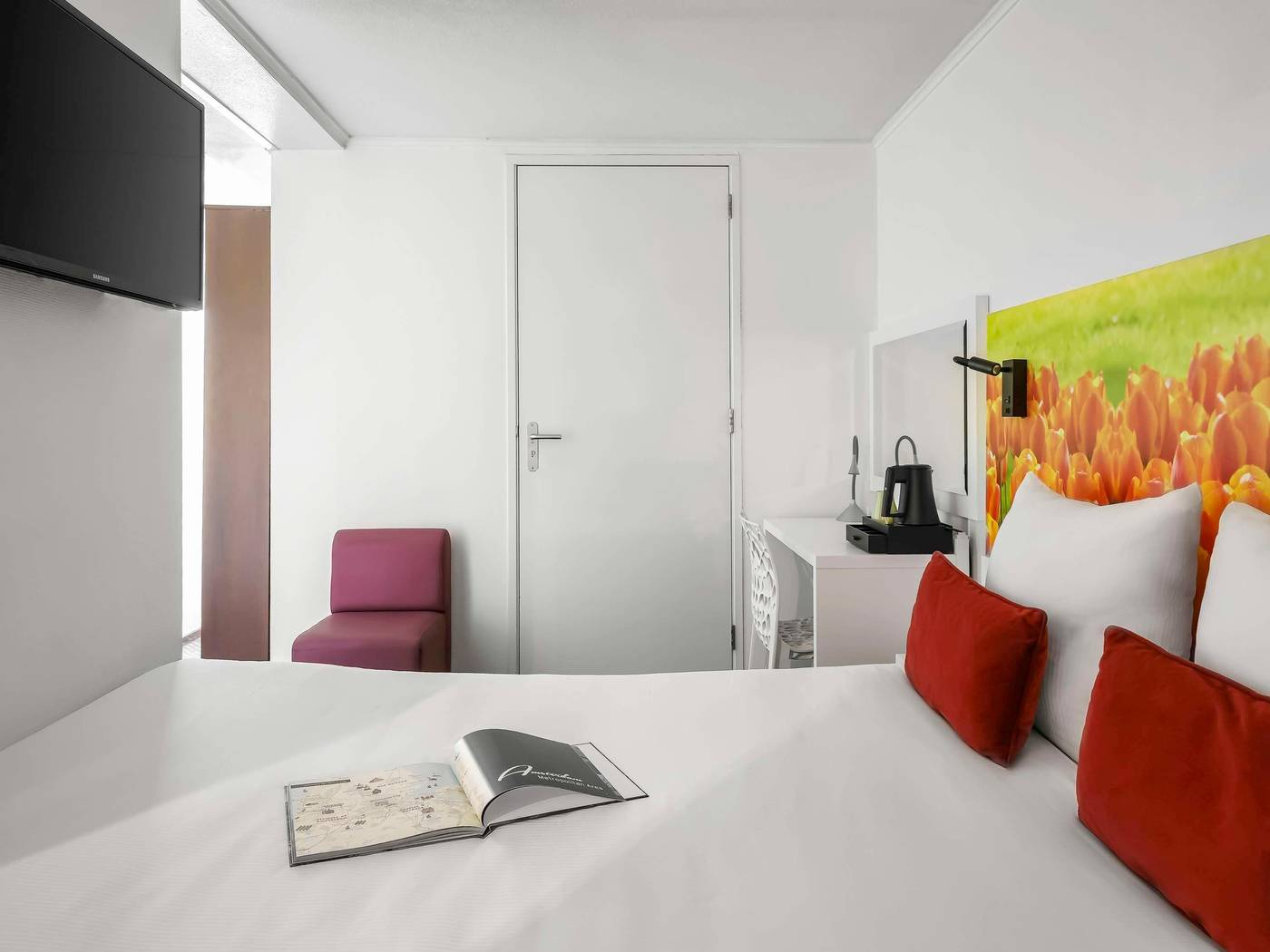 ibis-Styles-Amsterdam-City-Room-25