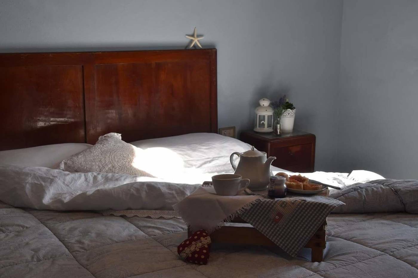 Bed-And-Breakfast-Country-Hill-Room-6