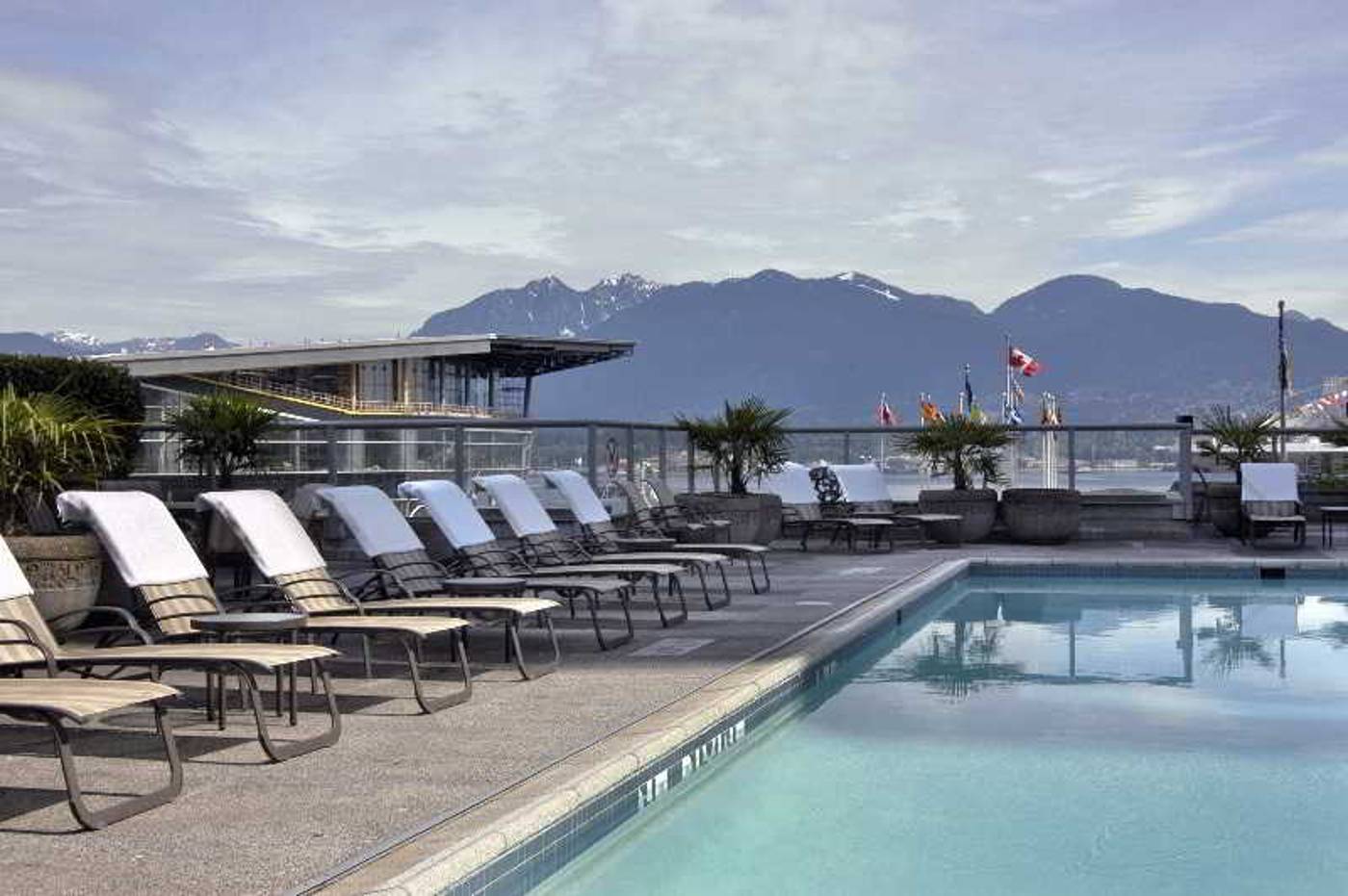 Fairmont-Waterfront-Pool-80