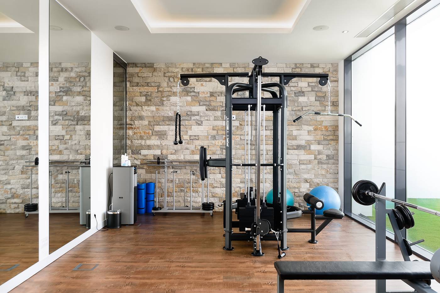 Jupiter-Marina-Hotel---Couples---Spa--Adults-Only--Sports-and-Entertainment-60