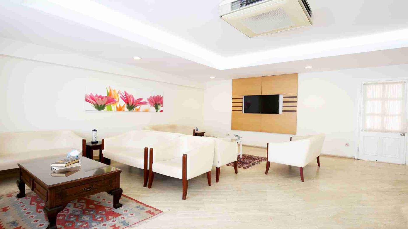 Alize-Hotel-Lobby-55