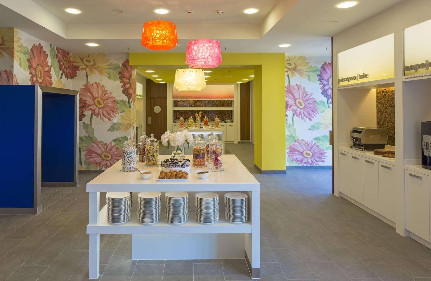 Hampton-by-Hilton-Warsaw-City-Centre-Restaurant-11