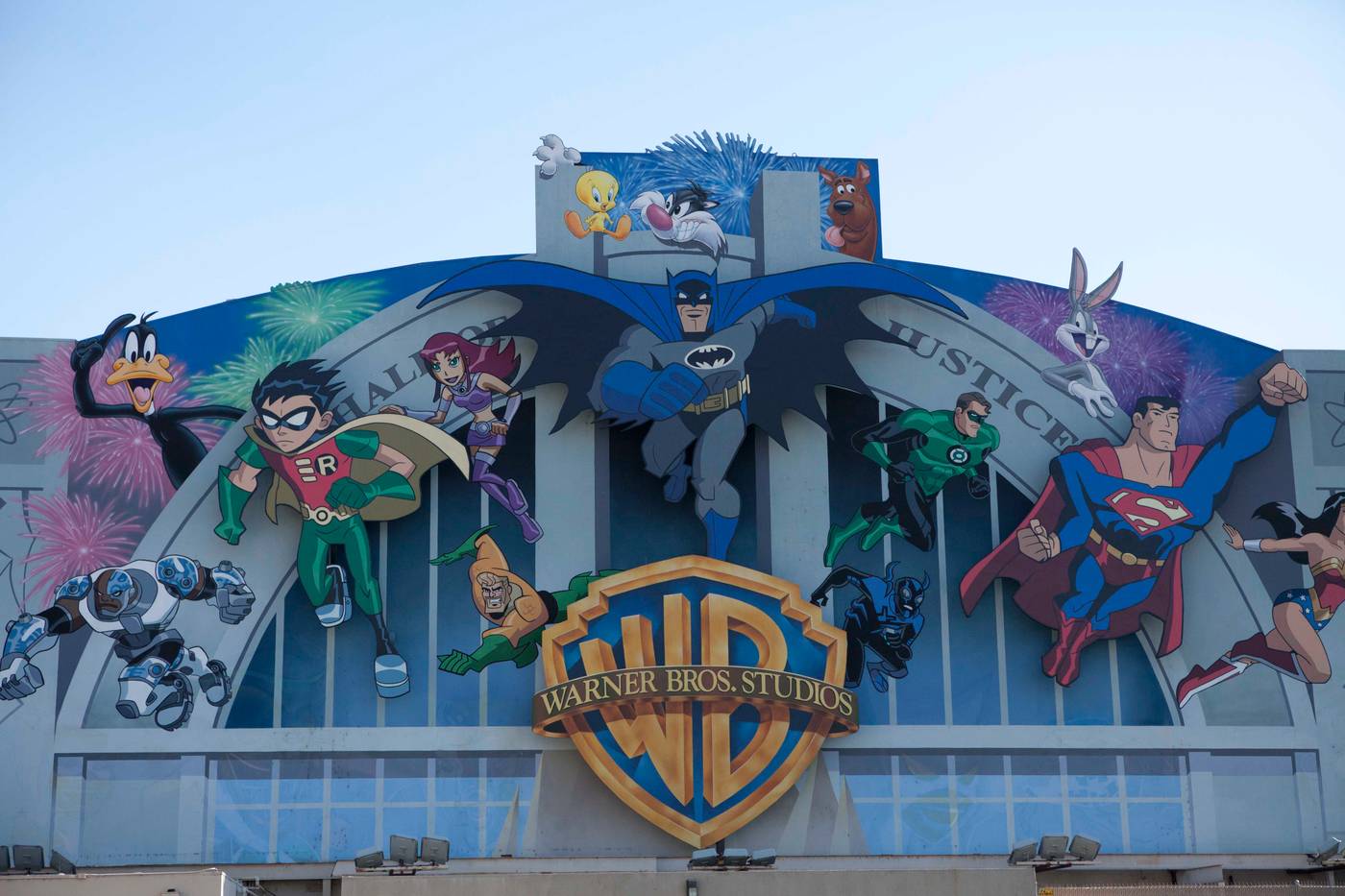 Safari-Inn-Sports-and-Entertainment-35