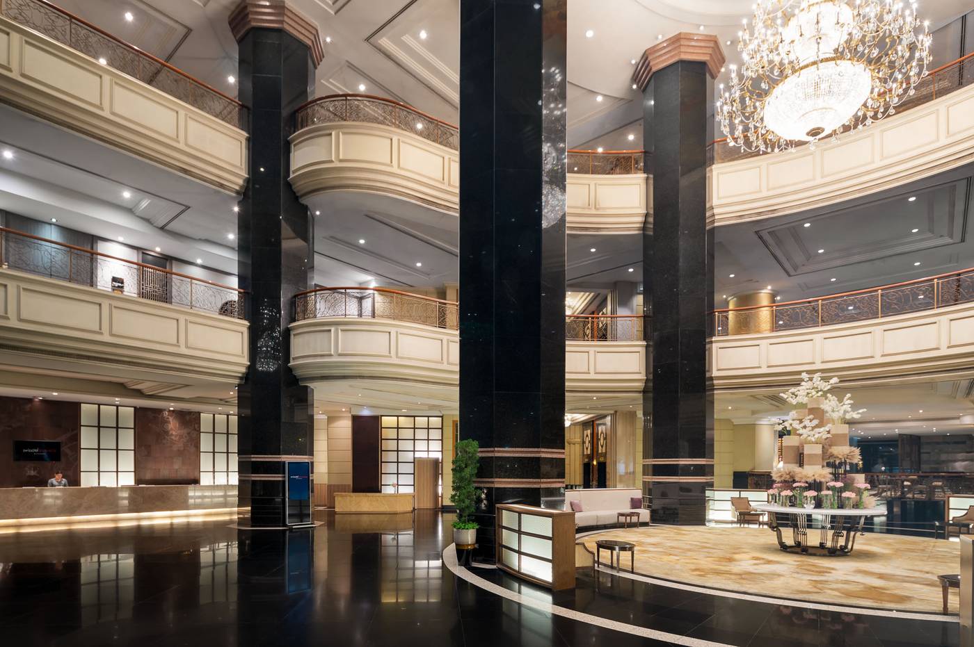 Swissotel-Bangkok-Ratchada-Lobby-14