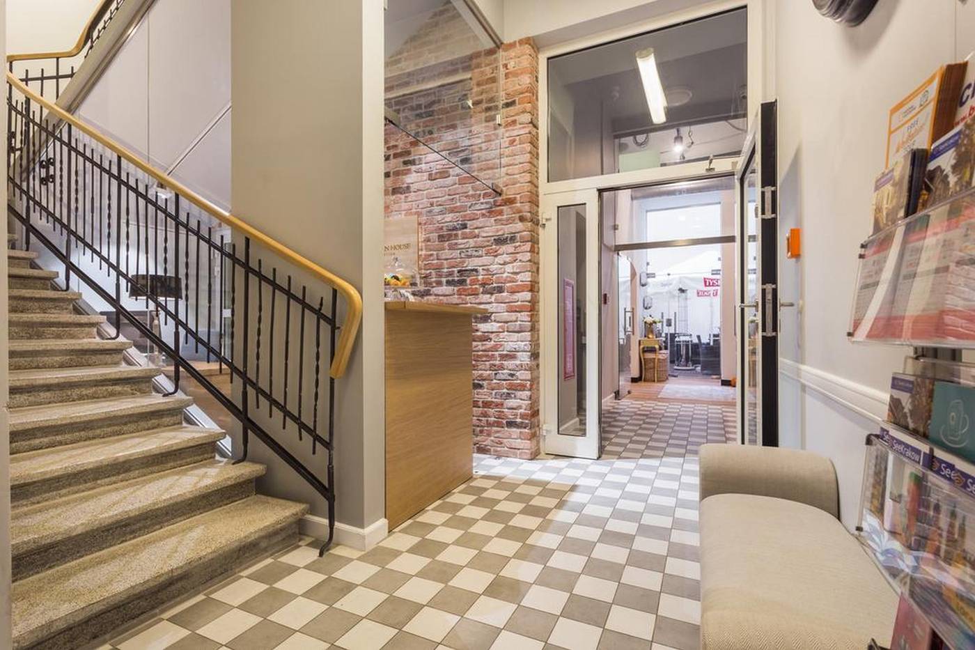 Venetian-House-Market-Square-Aparthotel-Lobby-10