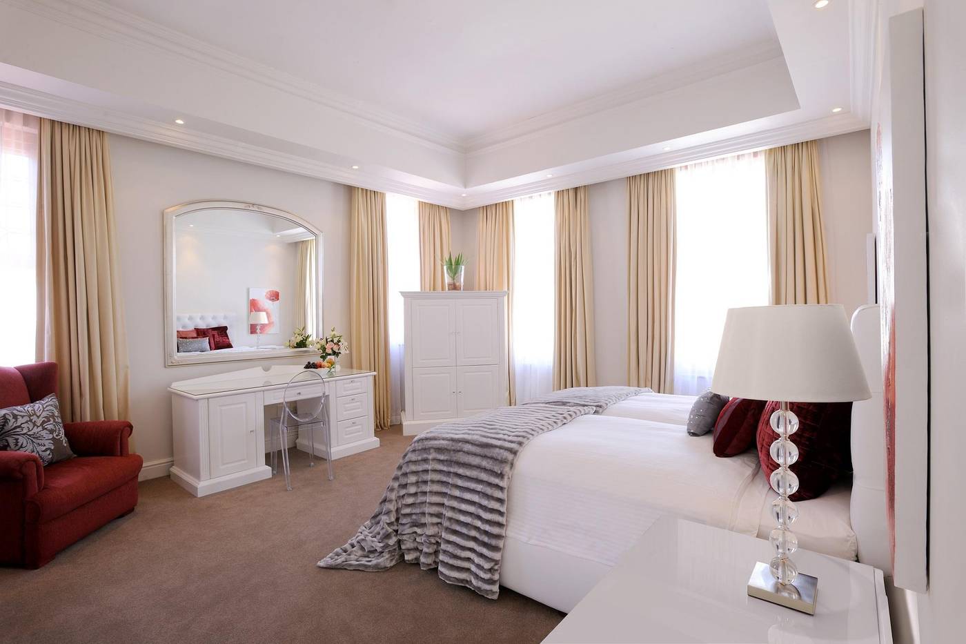 The-Clarendon-Fresnaye-Hotel-Room-12