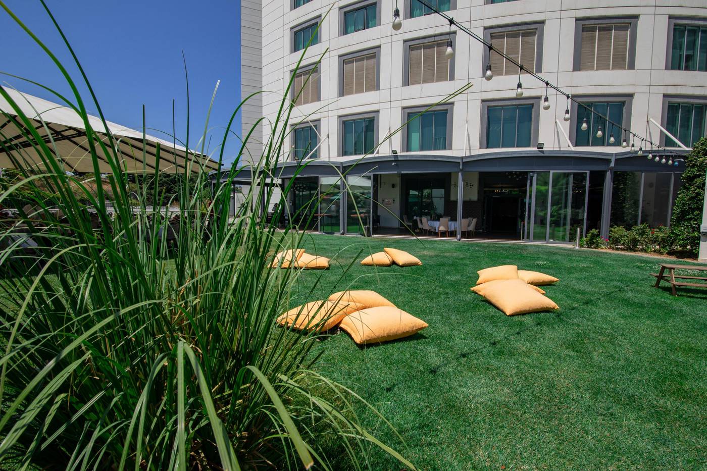 Crowne-Plaza-Istanbul-Oryapark-Restaurant-10