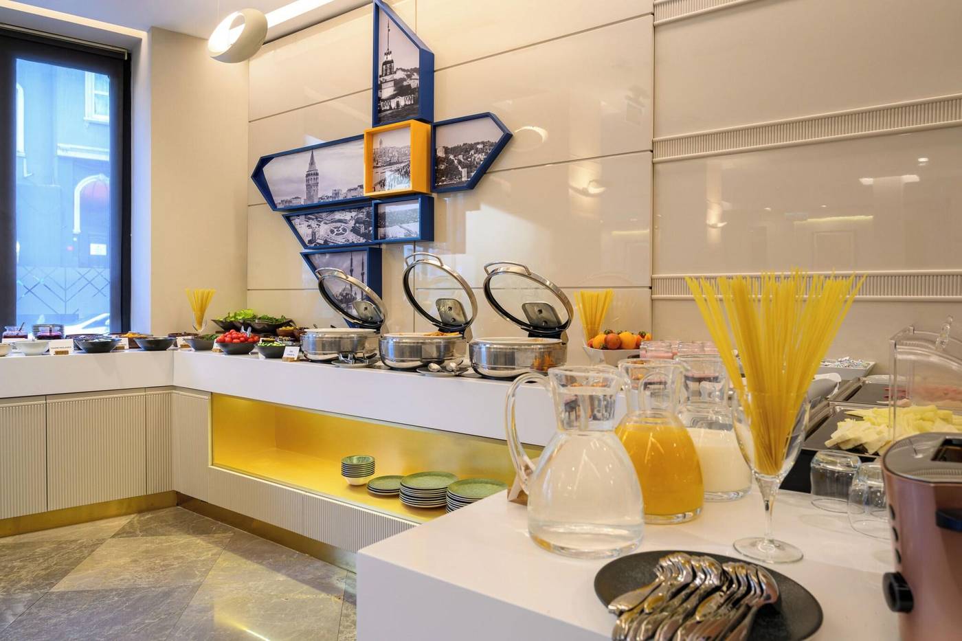 Four-Points-Express-by-Sheraton-Istanbul-Taksim-Restaurant-30