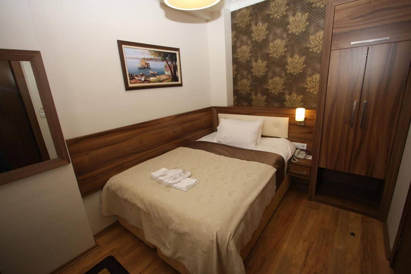 My-Rose-Hotel-Room-25