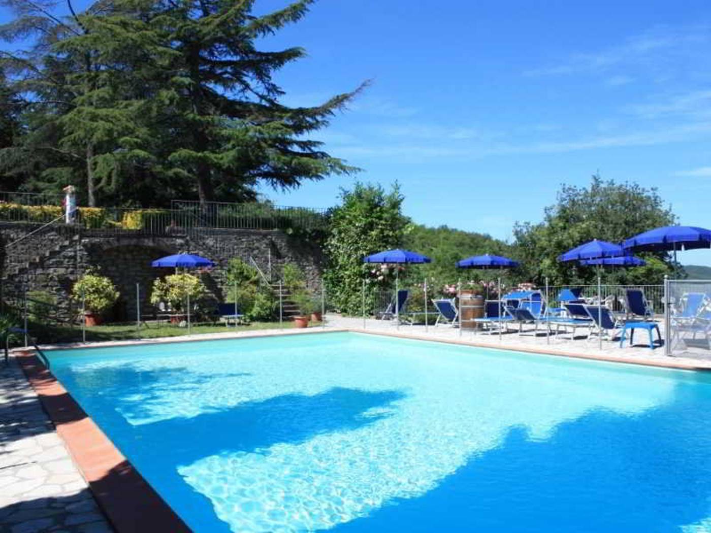 Villa-Sant-Uberto-Country-Inn-Pool-25