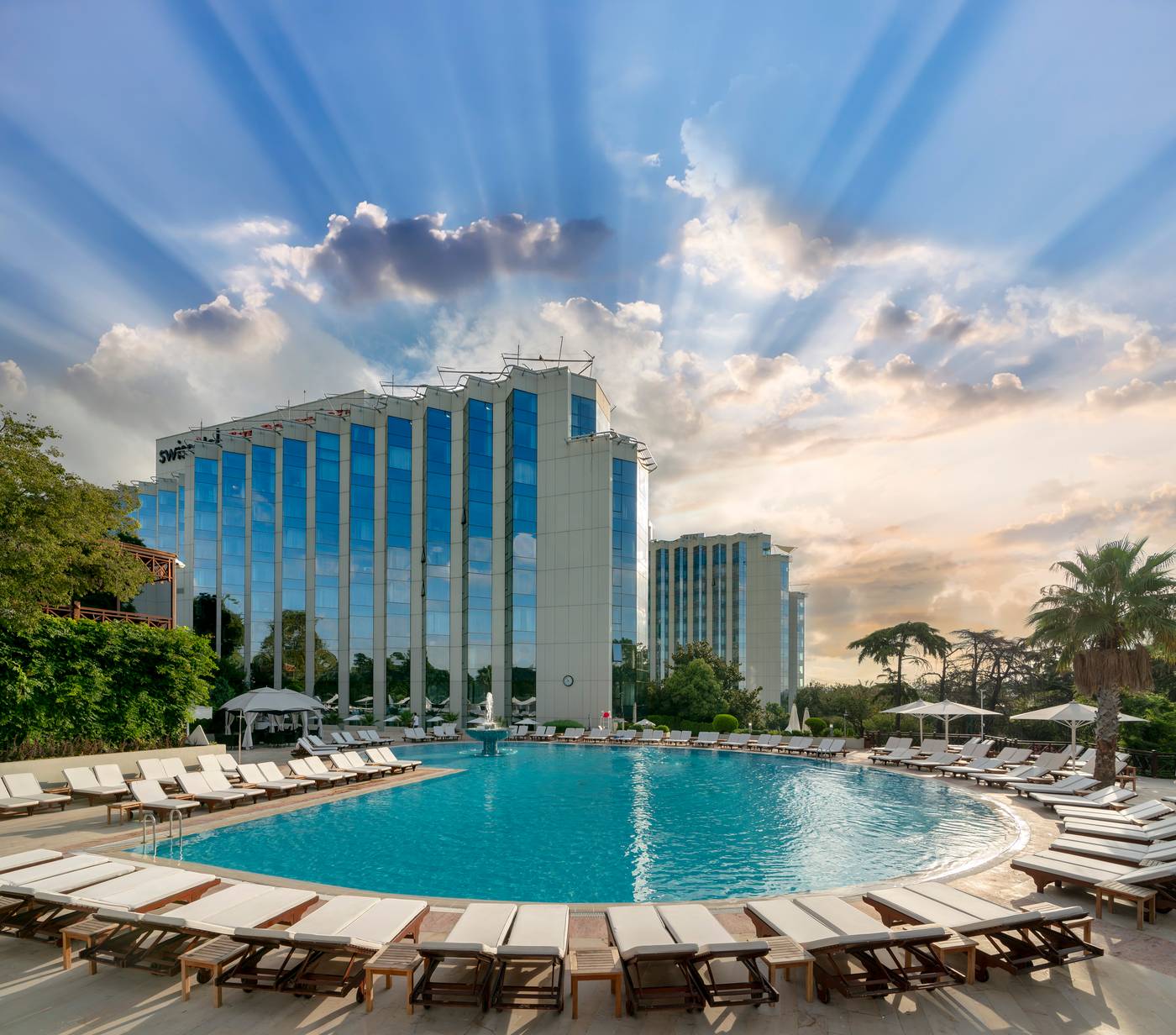 Swissotel-The-Bosphorus-Istanbul-Pool-5