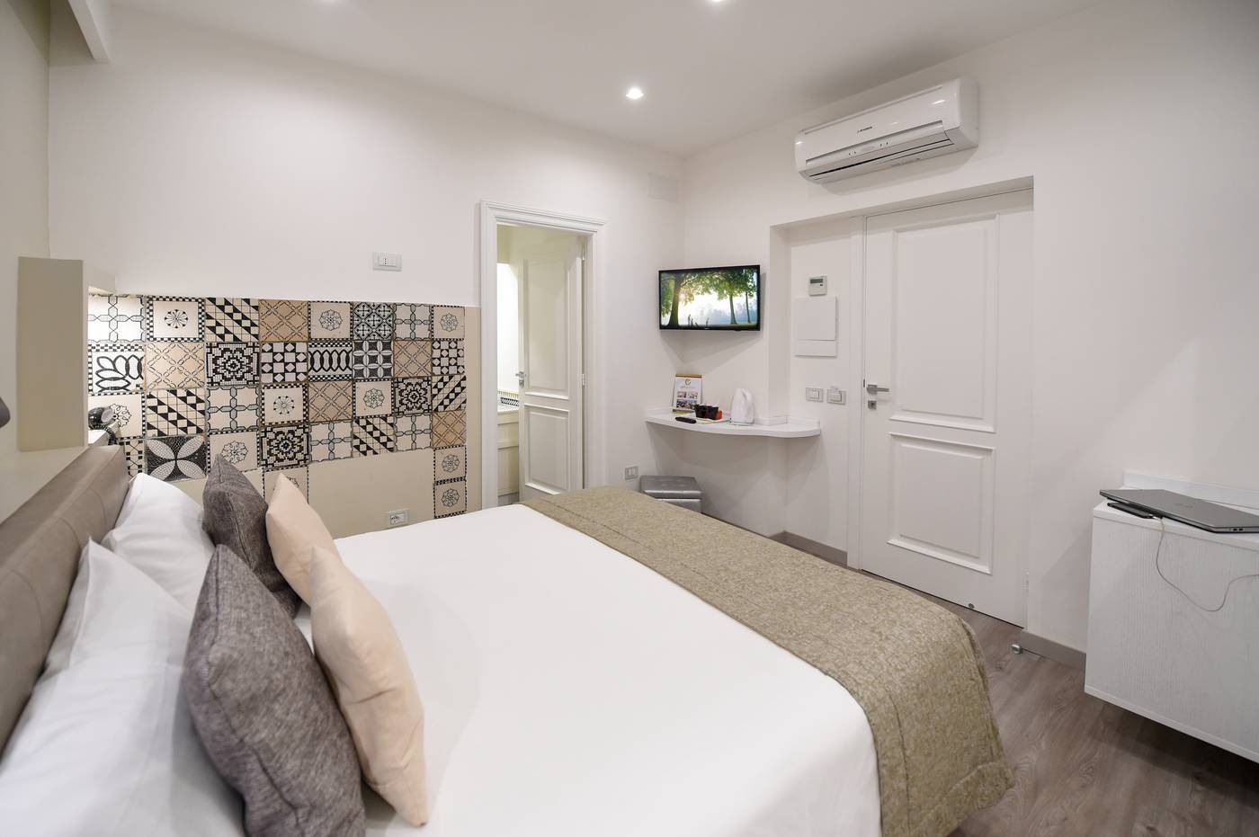 Sorrento-City-Room-38