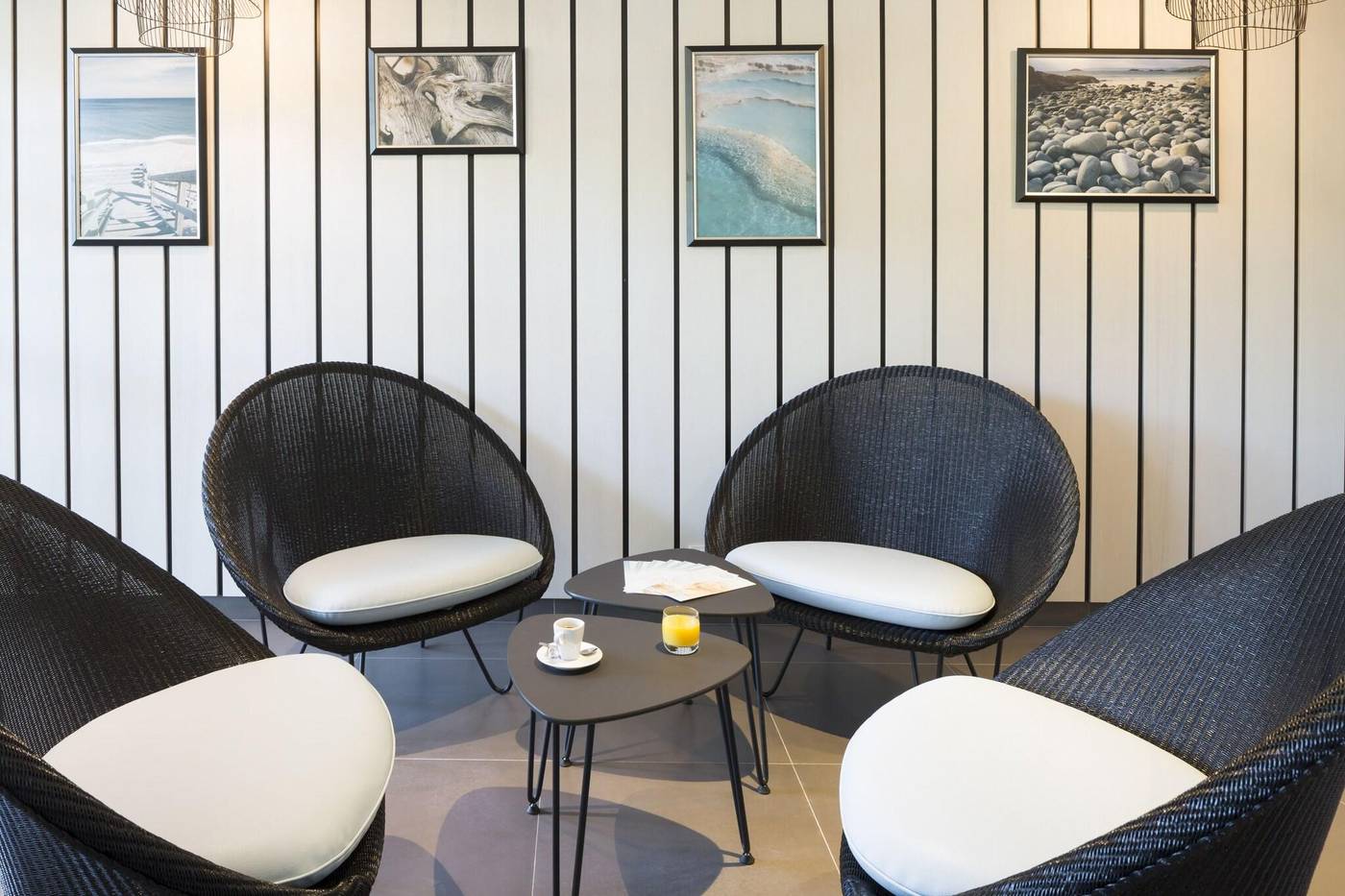 Operalia Hotel Les Pins - France - BALARUC LES BAINS - Lobby - 10