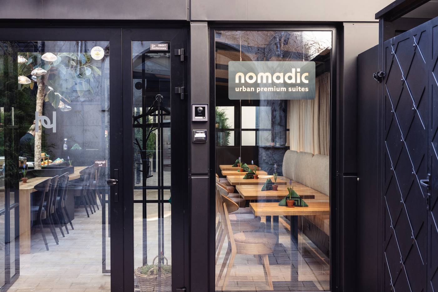 Nomadic-Urban-Premium-Suites-Restaurant-4