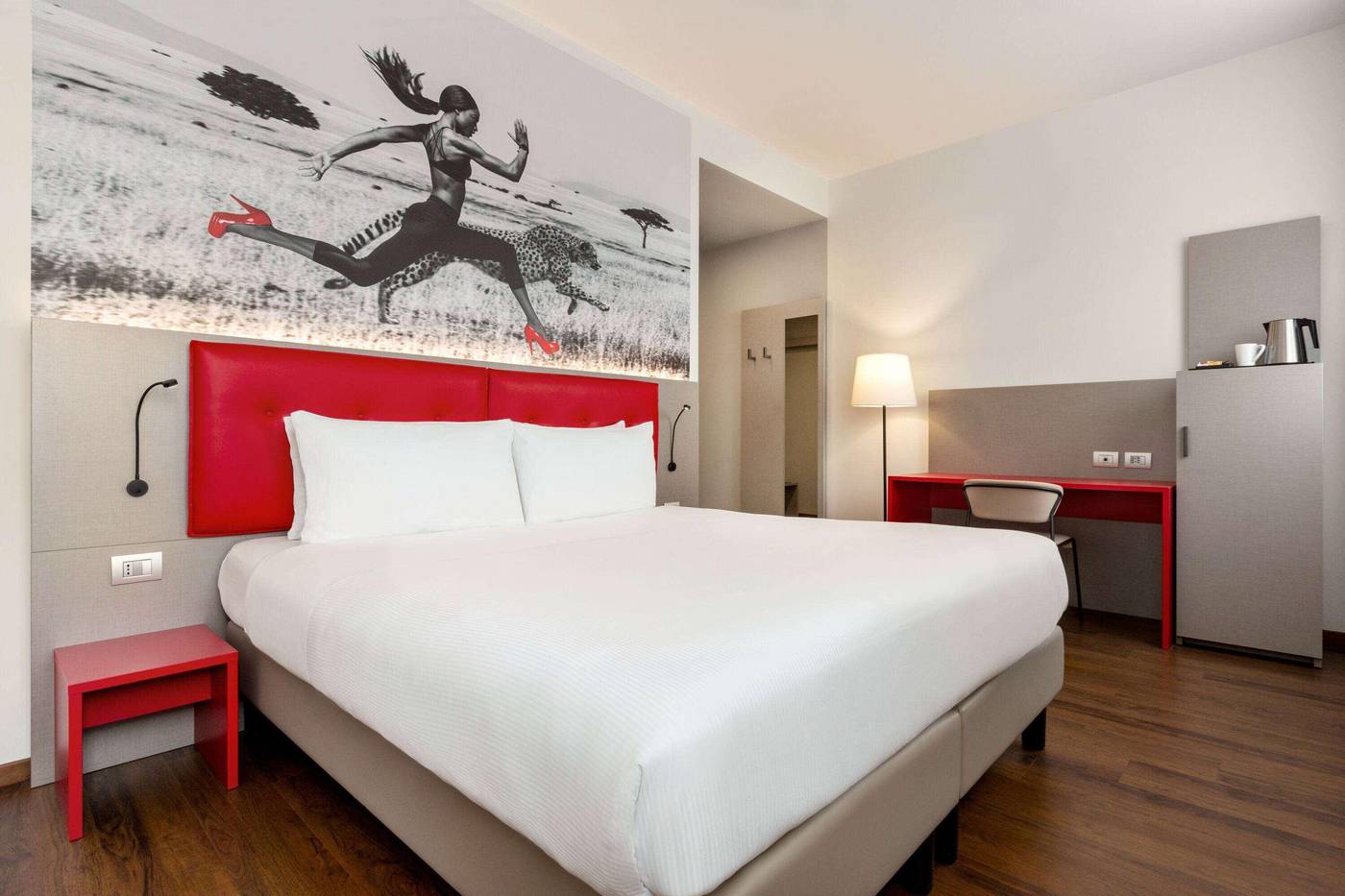 Amedia-Hotel-Mailand-a-Trademark-by-Wyndham-Room-30