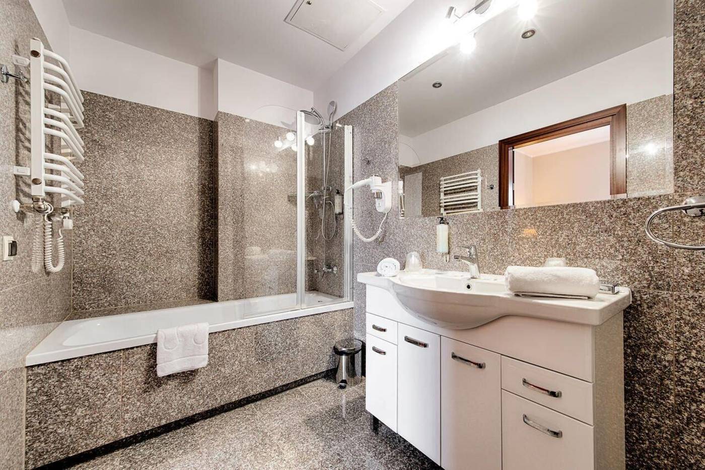 Grand Royal Hotel-Poland-POZNAN-Room-7