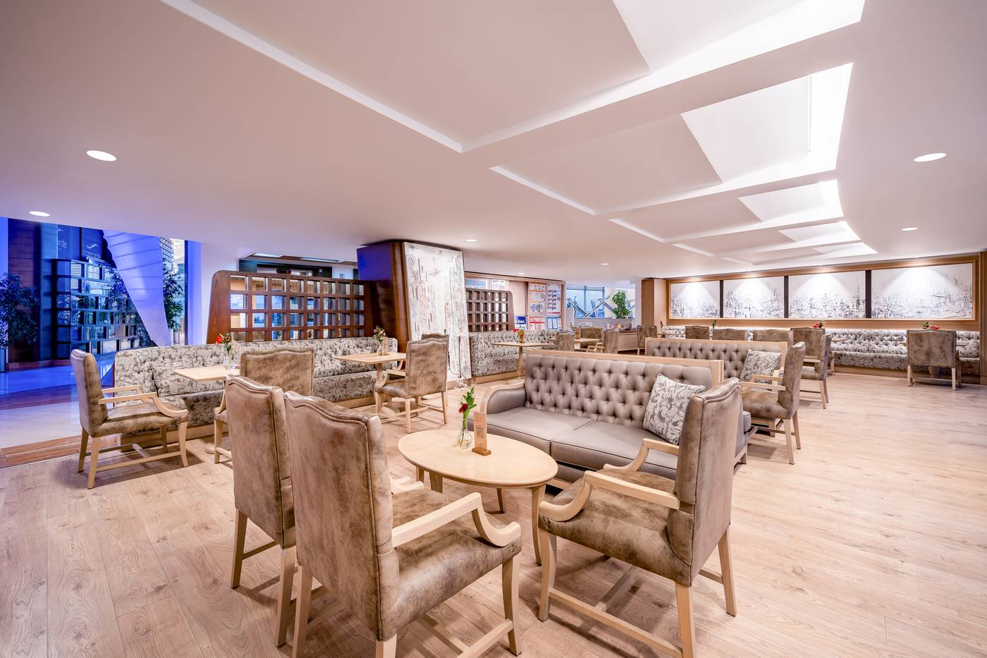 Concorde-De-Luxe-Resort-Lobby-52