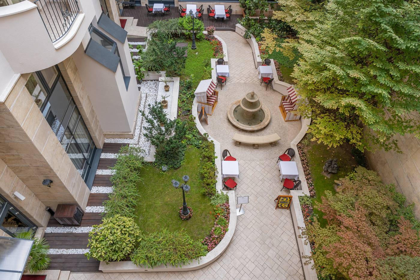 Queen-s-Court-Hotel-and-Residence-Terrace-11