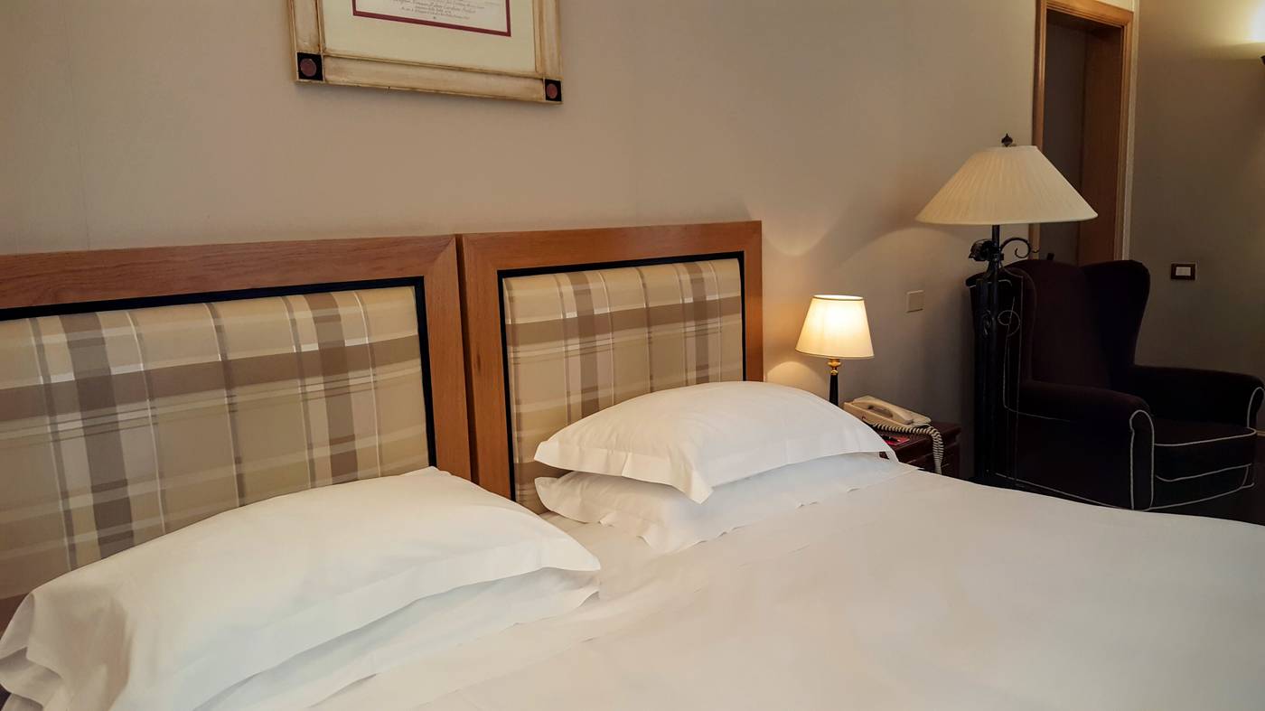Grand-Hotel-Continental---Starhotels-Collezione-Room-12