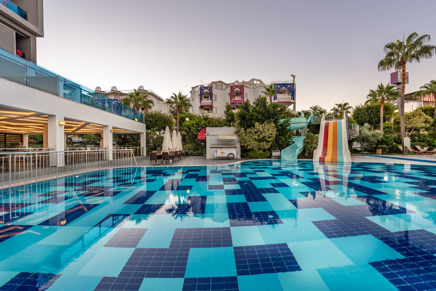 White-City-Beach-Hotel-Pool-1