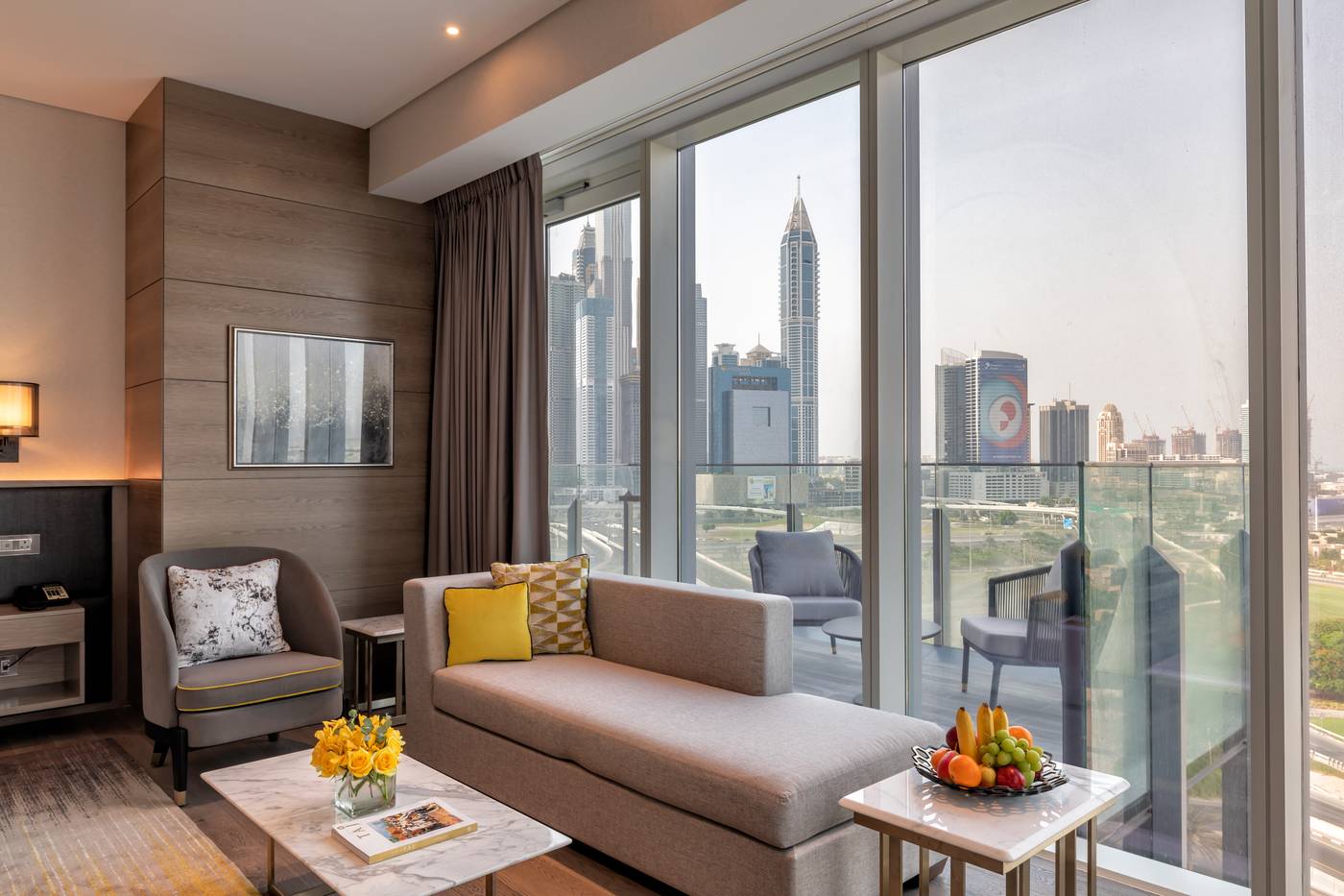 Taj-Jumeirah-Lakes-Towers-Dubai-Room-7