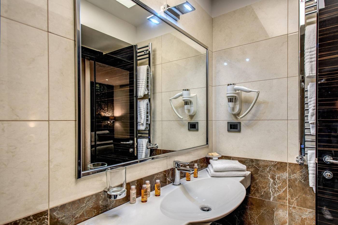 Relais-De-La-Poste-Room-42