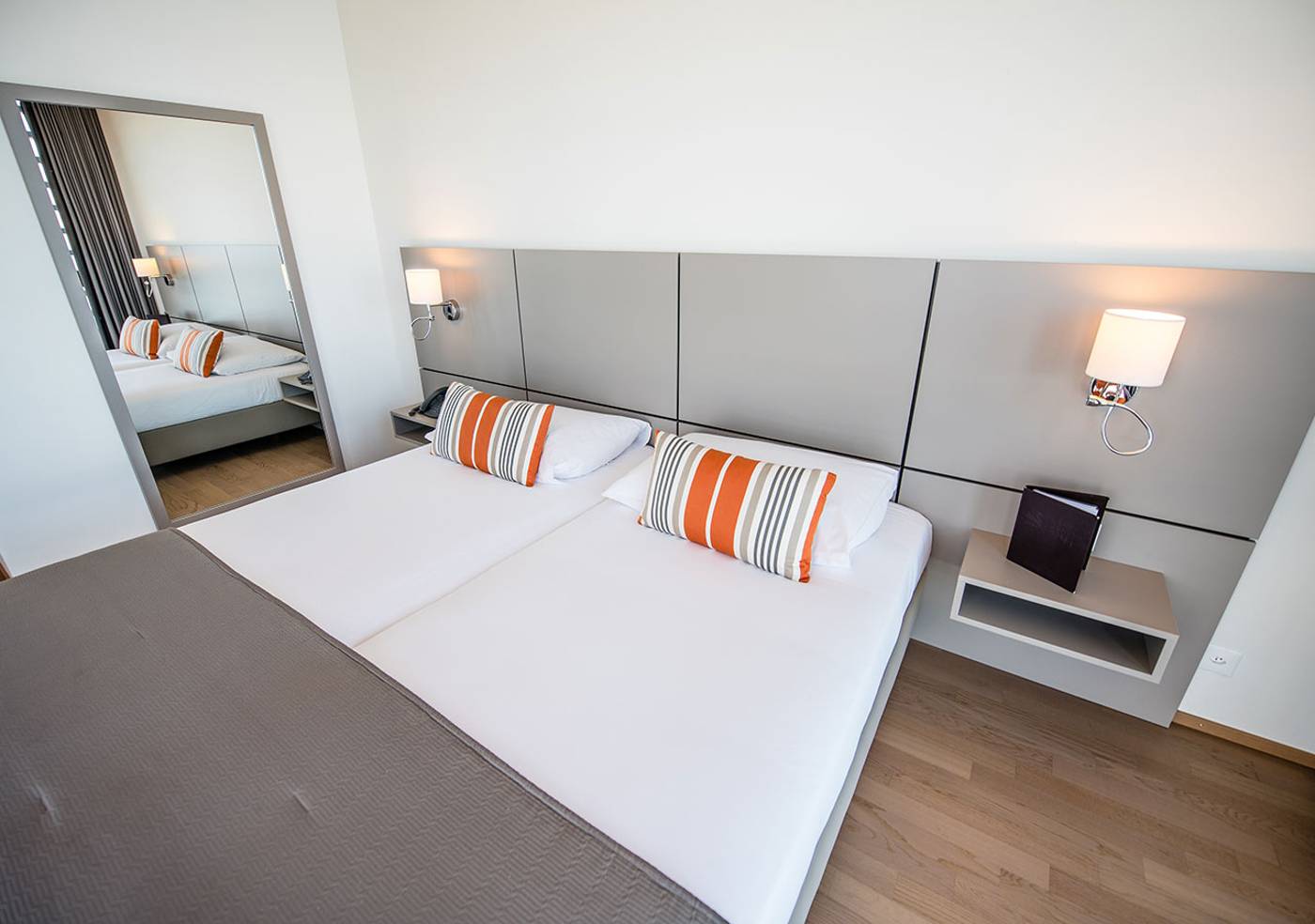 Lake-Geneva-Hotel-Room-5