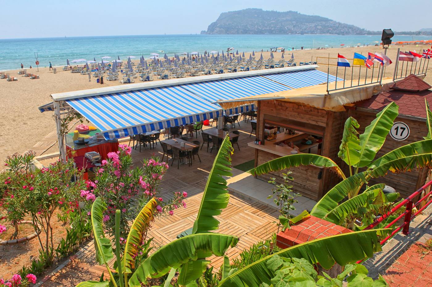 Blue-Wave-Suite-Hotel-Beach-27