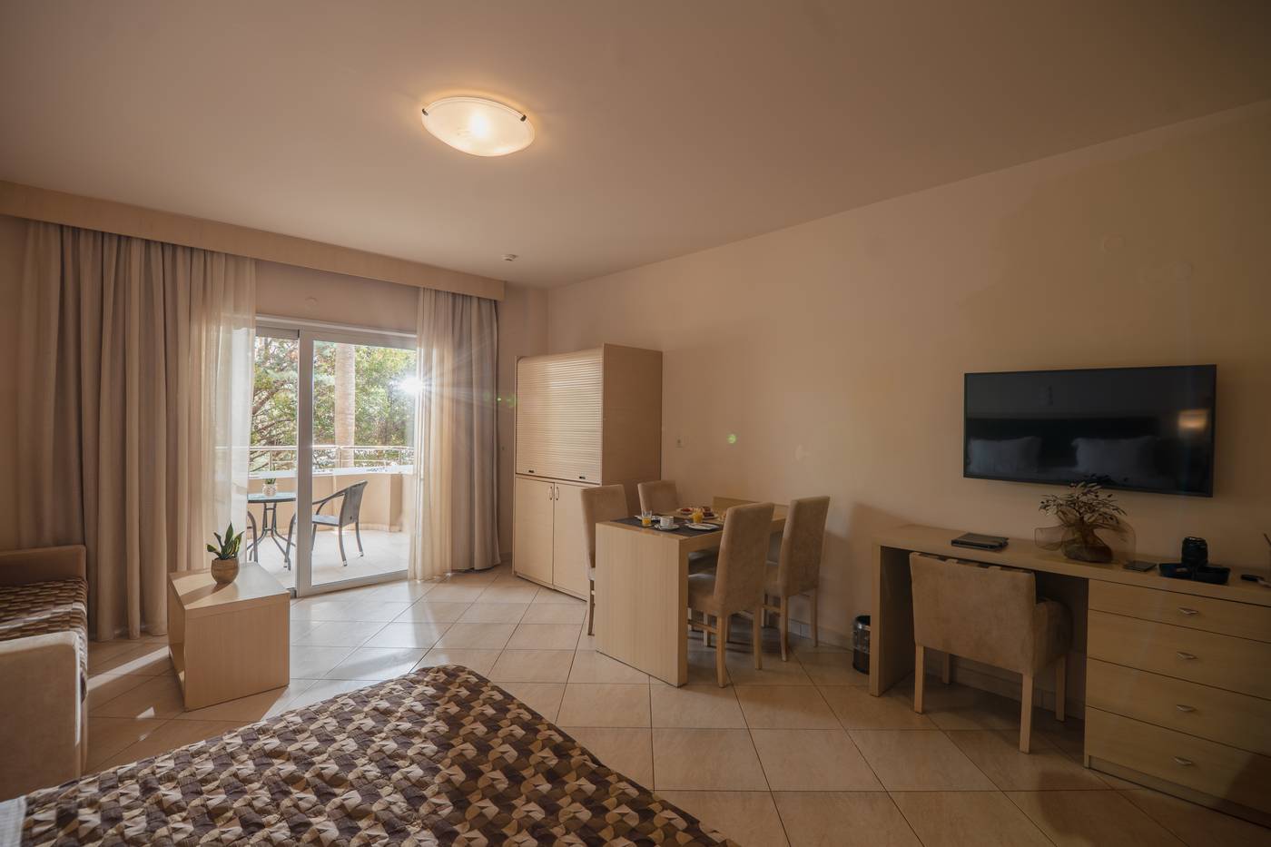 Molos-Bay-Room-24