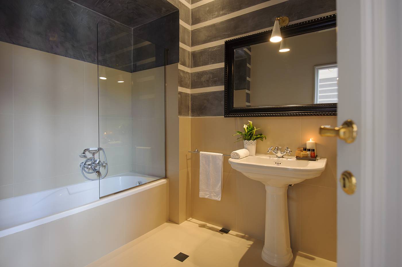 Hotel-Lungarno-Vespucci-50-Room-30