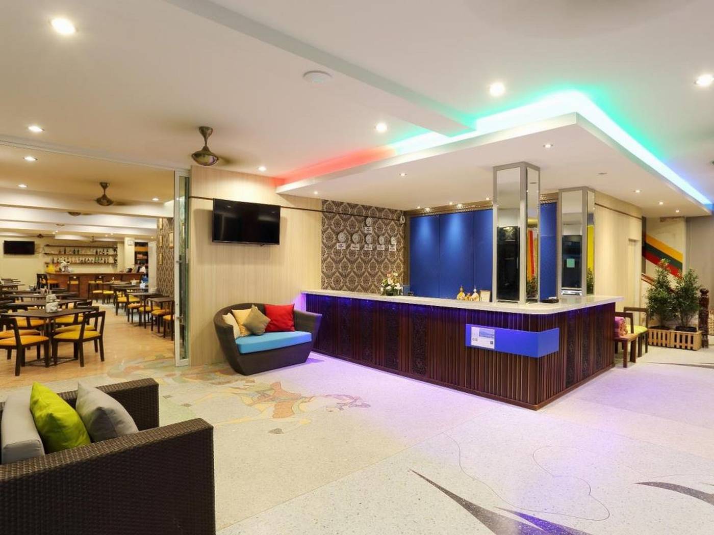 ON-Hotel-Phuket-Lobby-30