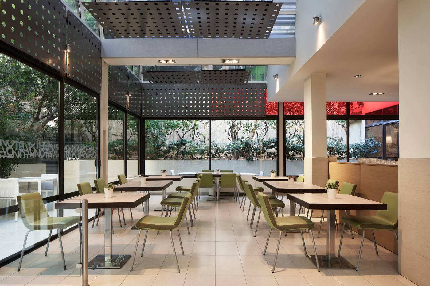 Novotel-Athenes-Restaurant-18