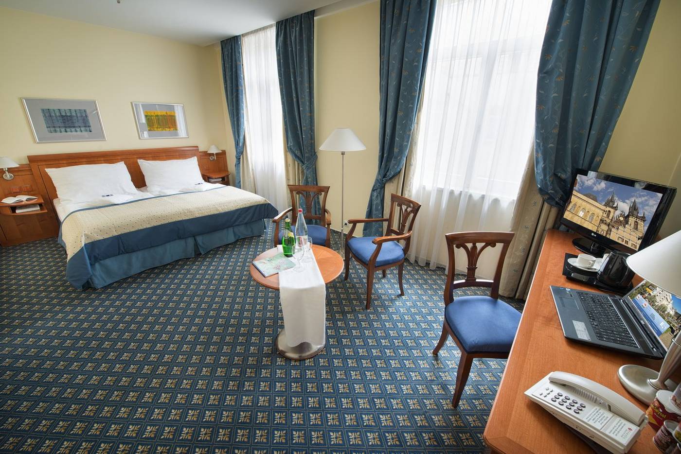 Ramada-Prague-City-Centre-Room-4
