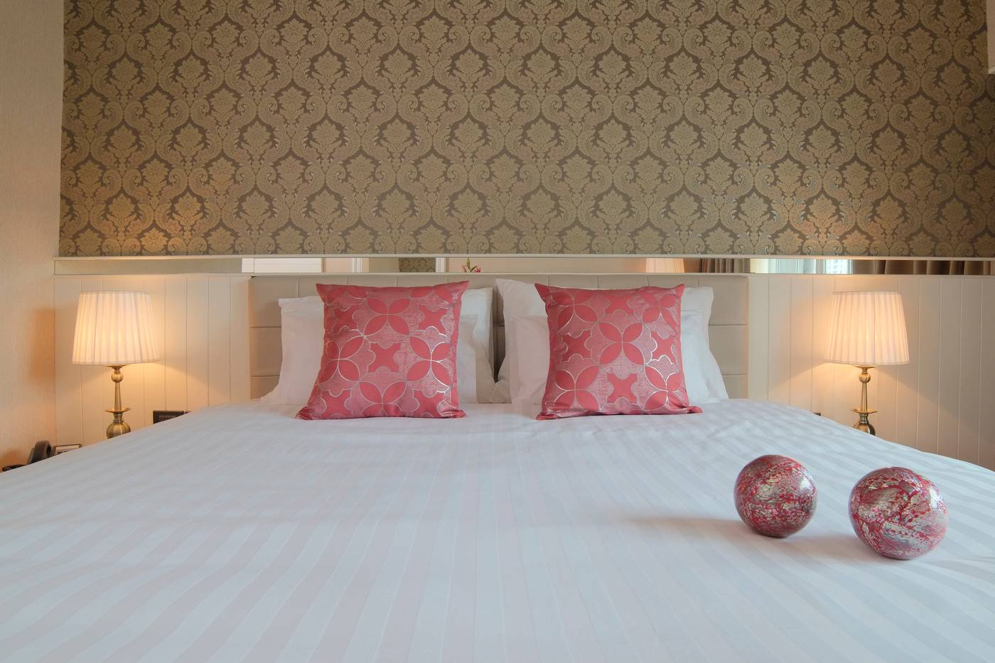 The-Raya-Surawong-Bangkok-Room-15