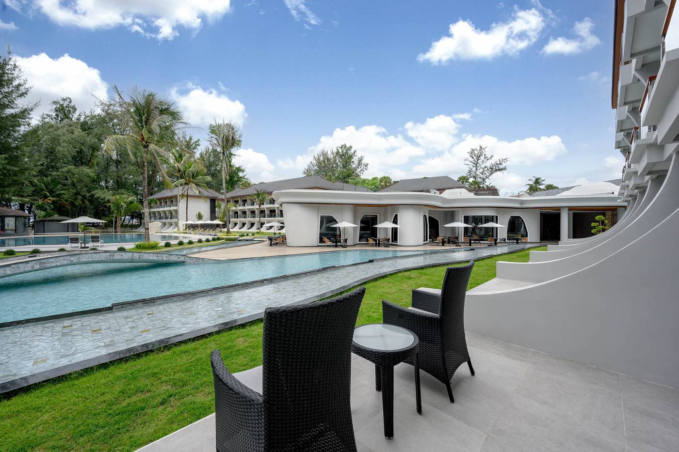 Amora-Resort-Phuket-Pool-8