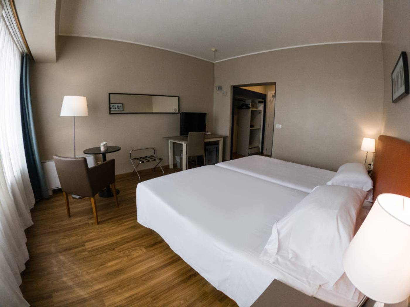 Hotel-Blaise---Francis-Room-16