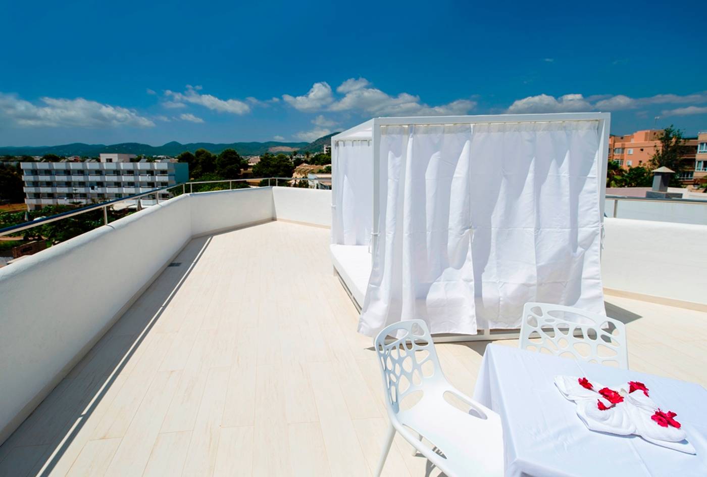 Apartamentos-Squash-Ibiza-Center-Room-13