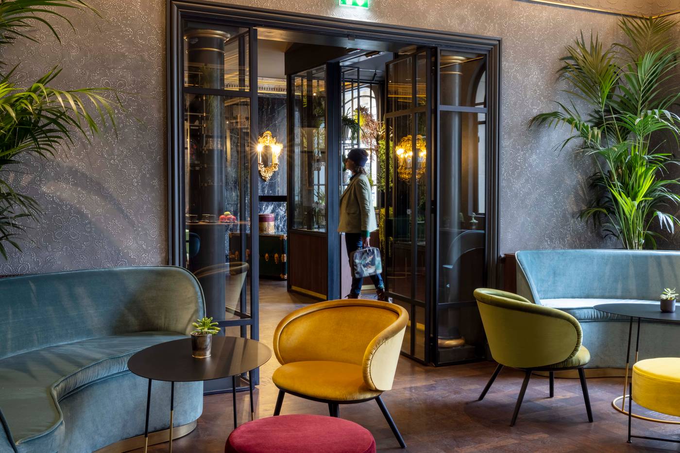 Victoria-Palace-Lobby-4