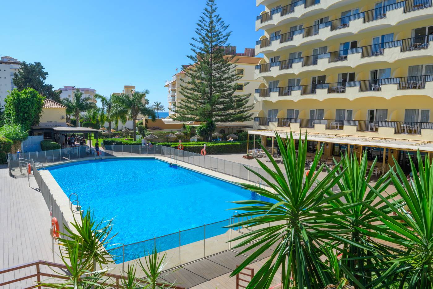 Monarque-Fuengirola-Park-Pool-2