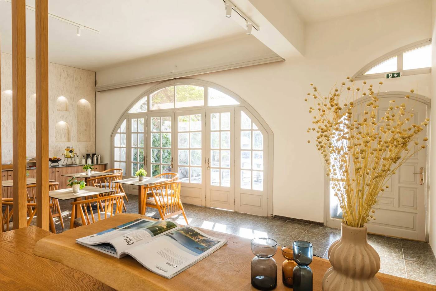 Irida-Hotel-Lobby-41