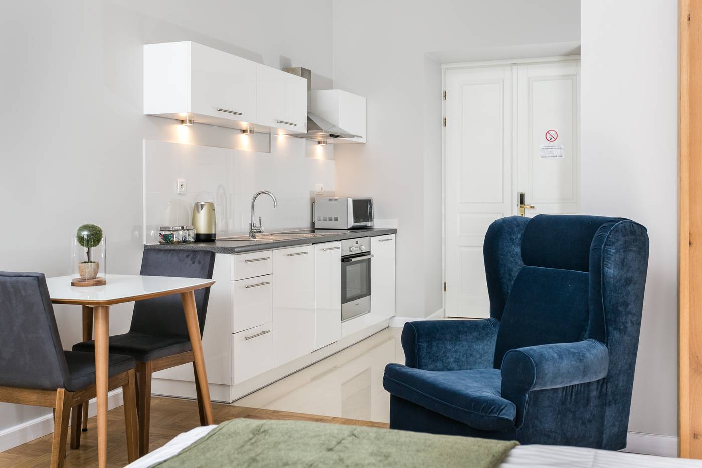 Venetian-House-Market-Square-Aparthotel-Room-6